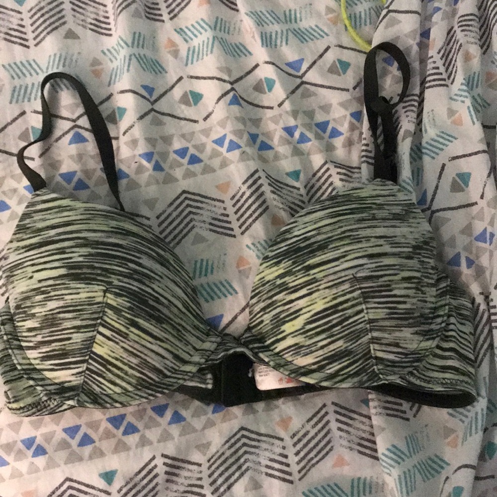 Pretty push up bra!!!! Never used . 34b